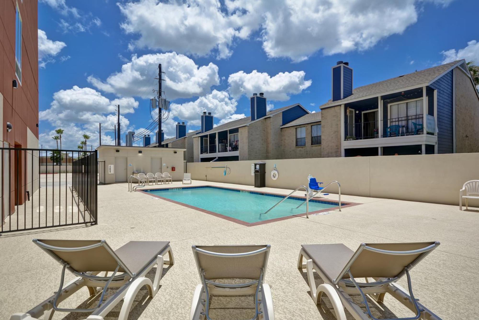 Holiday Inn Express & Suites - Houston Nasa - Boardwalk Area By Ihg Seabrook Exterior foto